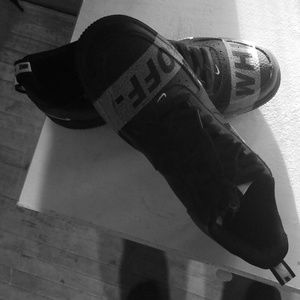 Black of white air force's